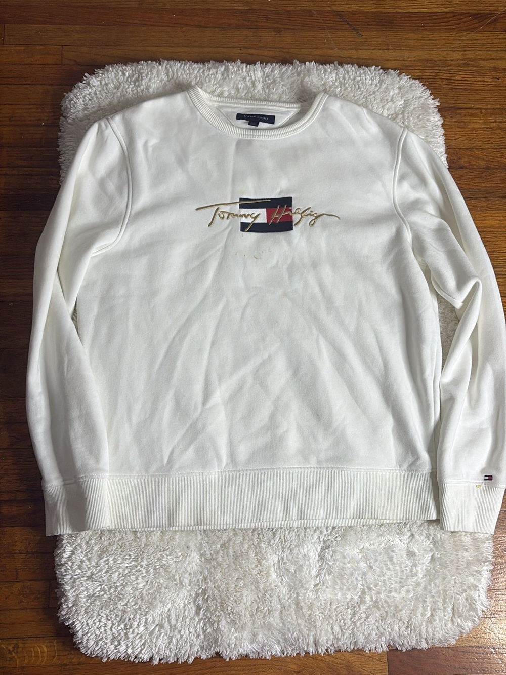 Tommy Hilfiger Cream Crewneck Sweatshirt with Signature Flag Logo